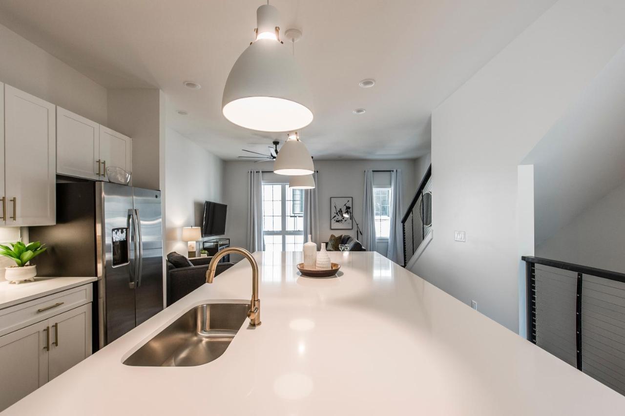 Brand New 4 Bedroom 4Bath Townhome With Amazing Rooftop! Nashville Kültér fotó